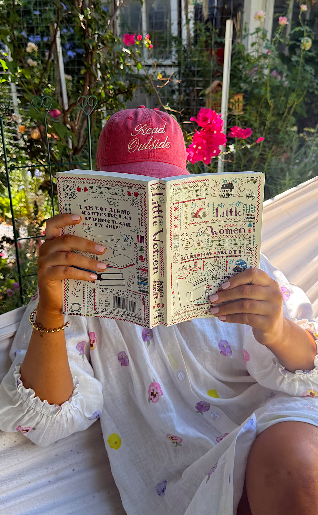 Read Outside Hat